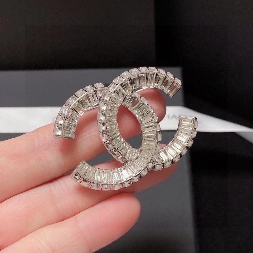 CHANE1 ダイヤモンド ダブルC ブローチ【50％割引+送料無料】