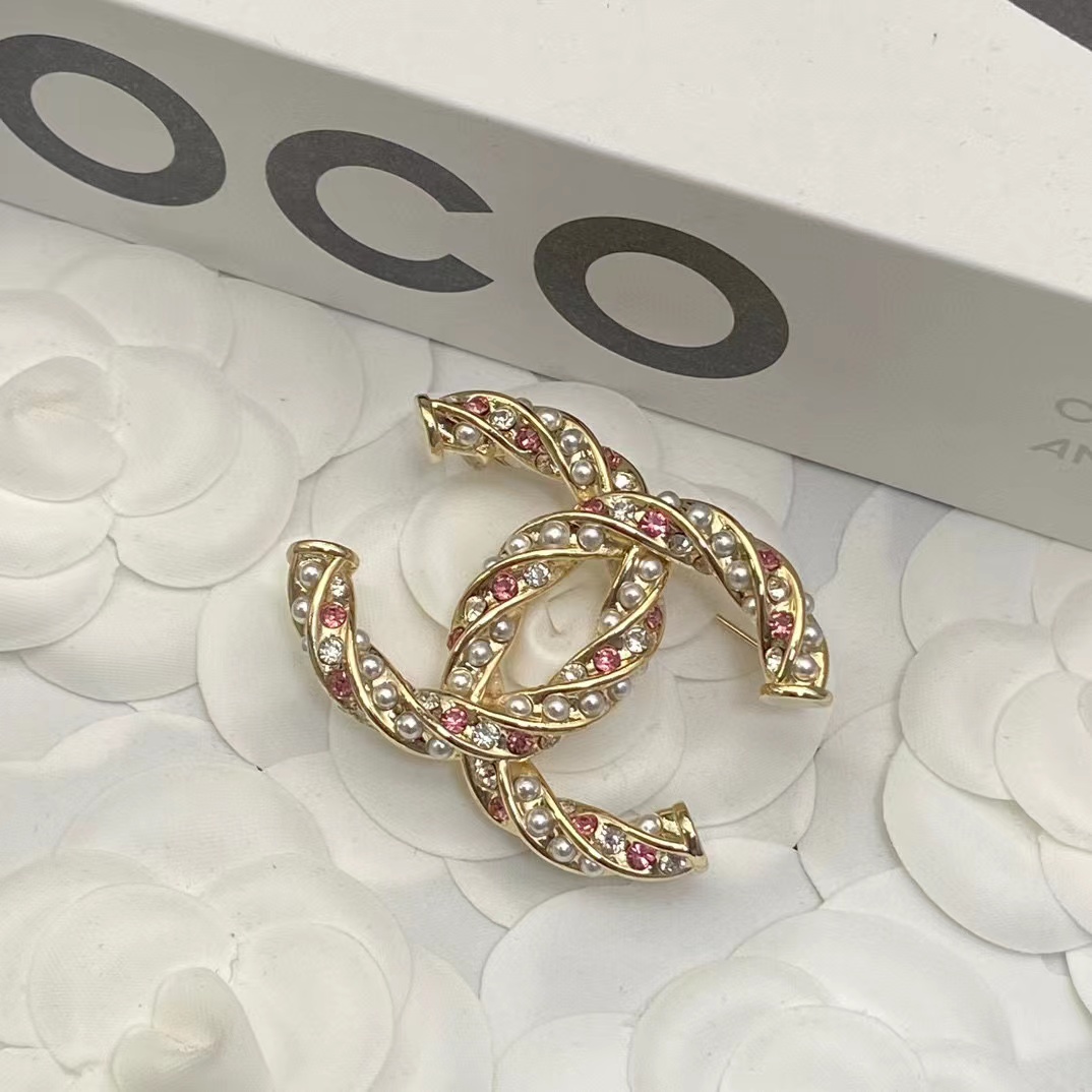 CHANE1 ピンクダイヤモンドパールダブルCブローチ【50％割引+送料無料】