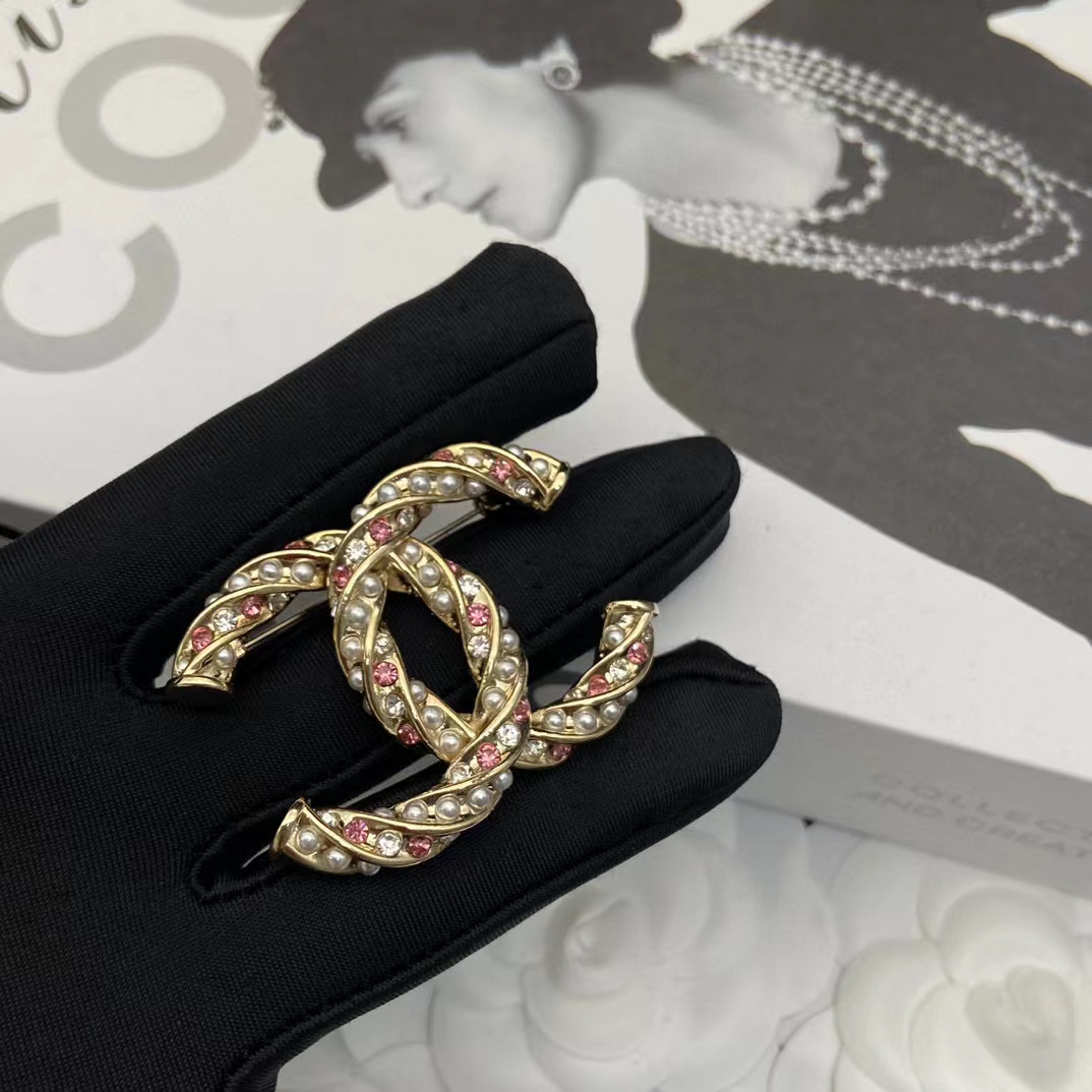 CHANE1 ピンクダイヤモンドパールダブルCブローチ【50％割引+送料無料】