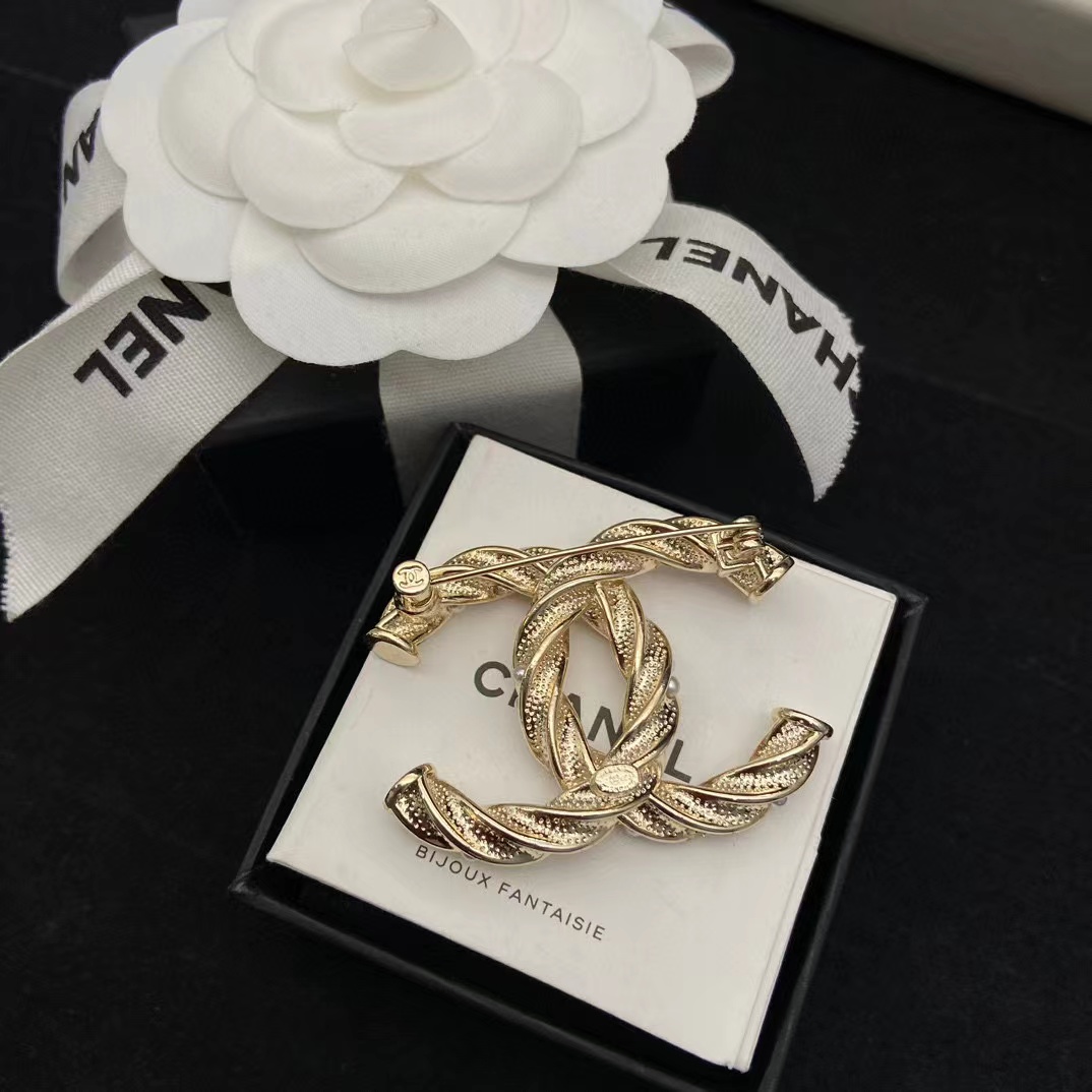 CHANE1 ピンクダイヤモンドパールダブルCブローチ【50％割引+送料無料】