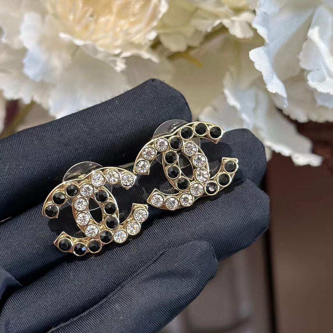 CHANE1 ブラック＆ホワイト ダイヤモンド スタッド ピアス【50％割引+送料無料】