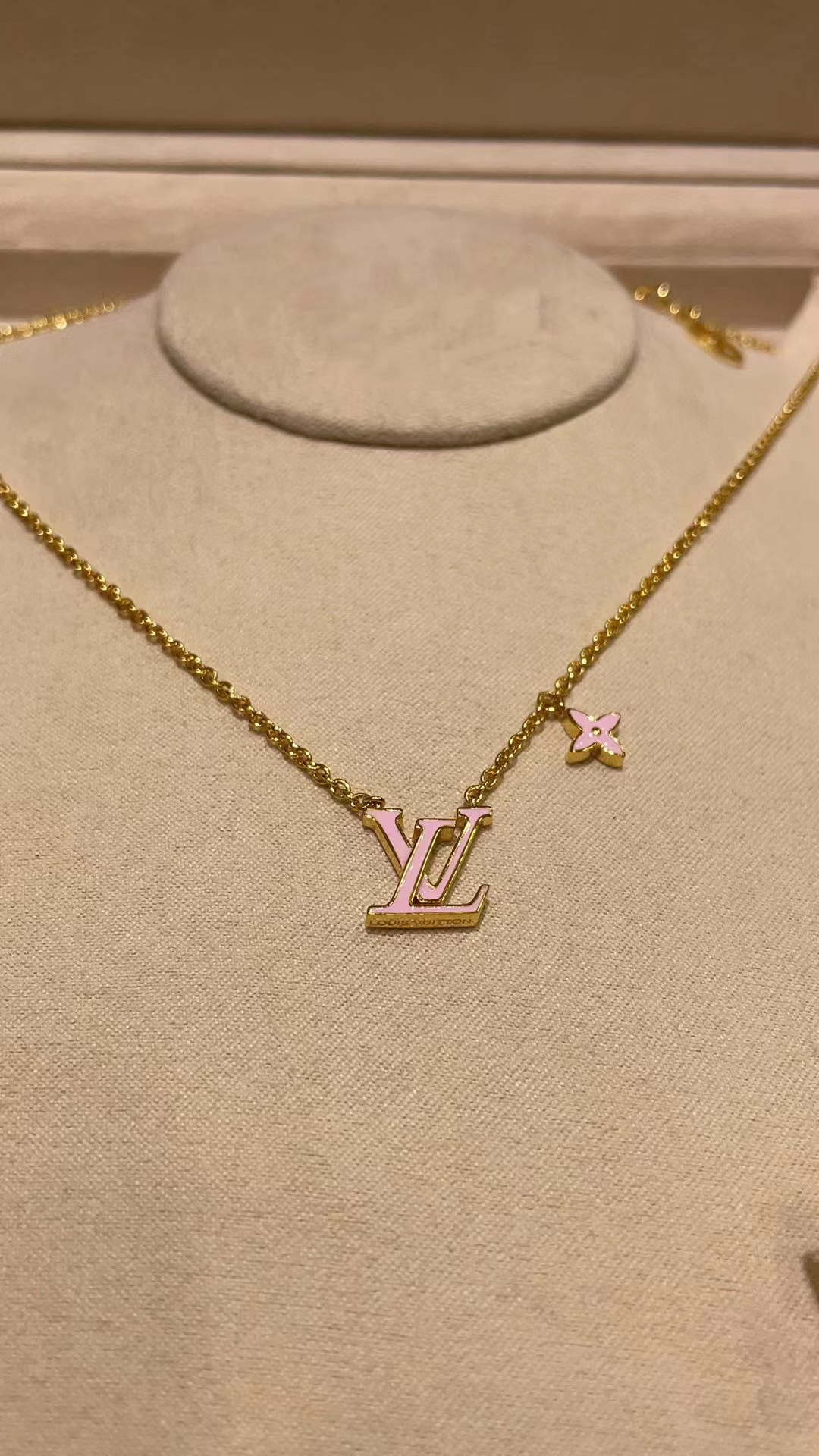 LV シンプル四つ葉クローバー ネックレス【50％割引+送料無料】