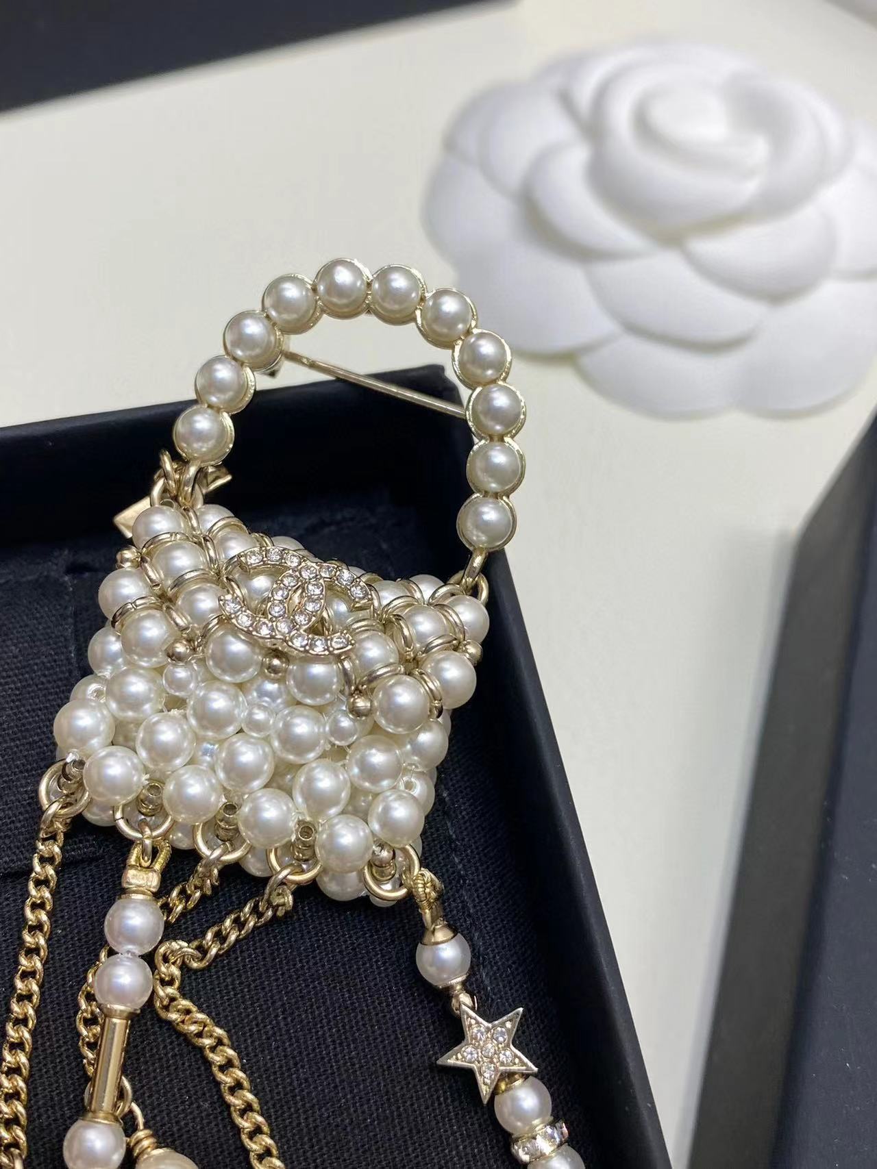 CHANE1 パールタッセル ダイヤモンドブローチ【50％割引+送料無料】