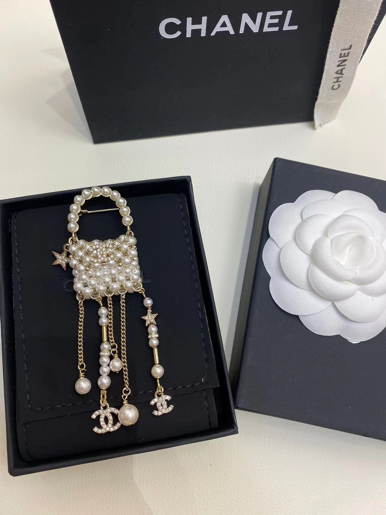 CHANE1 パールタッセル ダイヤモンドブローチ【50％割引+送料無料】
