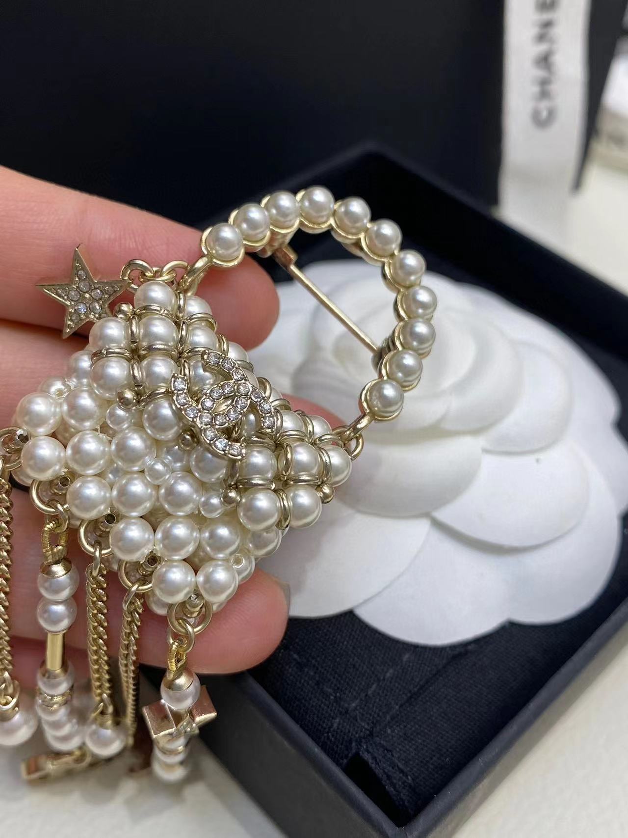 CHANE1 パールタッセル ダイヤモンドブローチ【50％割引+送料無料】