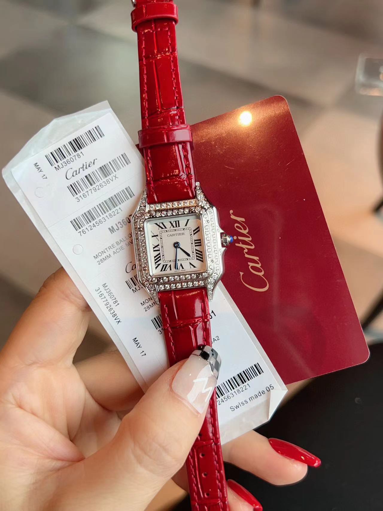 Cart1er de Panthere ダイヤモンド革ベルトのレディース腕時計【50％割引+送料無料】