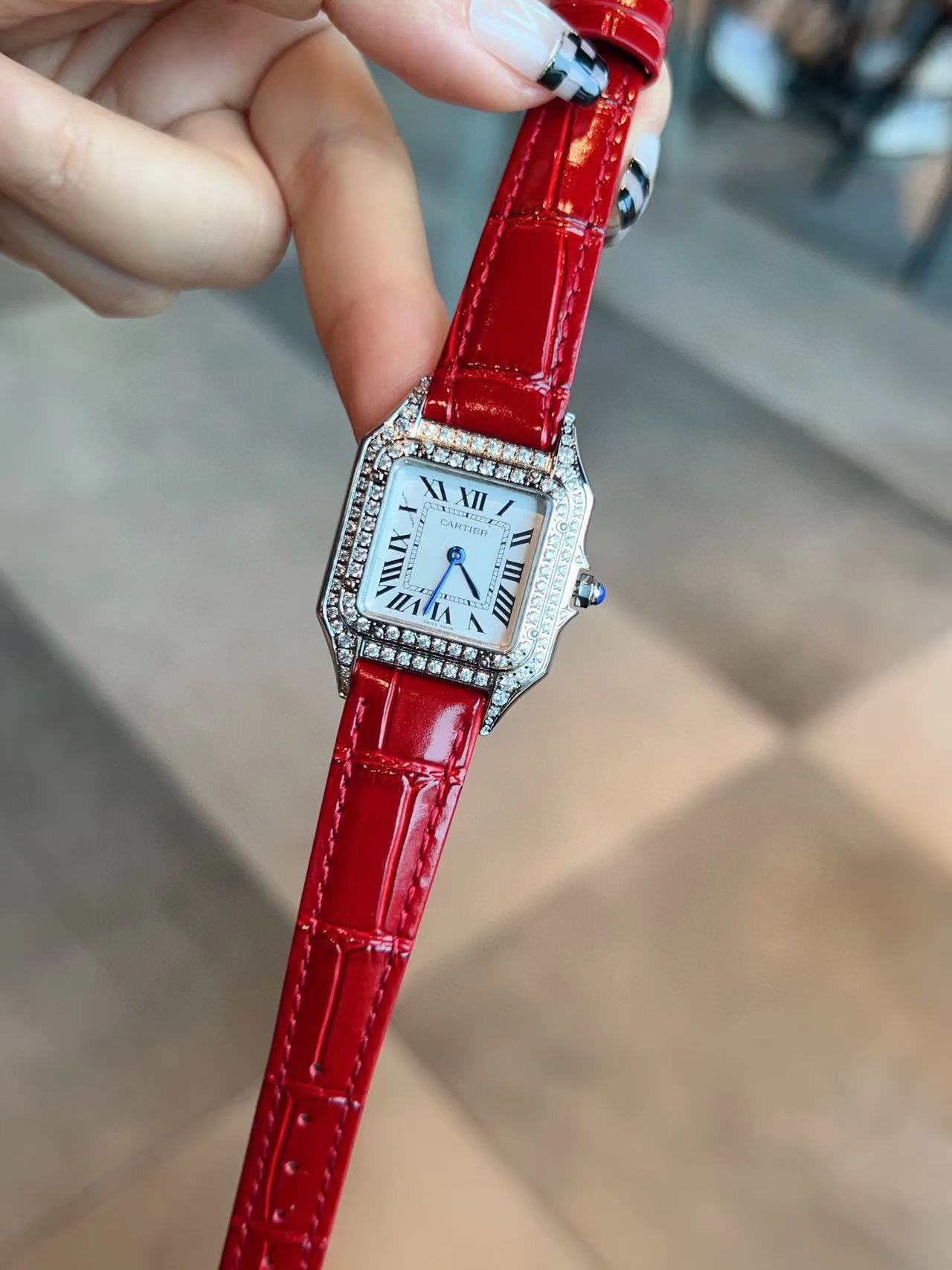 Cart1er de Panthere ダイヤモンド革ベルトのレディース腕時計【50％割引+送料無料】