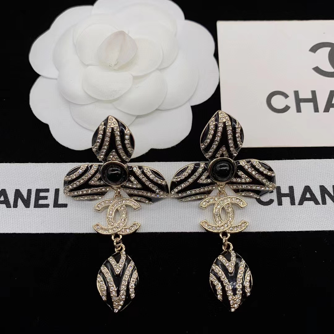 CHANE1 ダイヤモンド三つ葉クローバー ピアス【50％割引+送料無料】