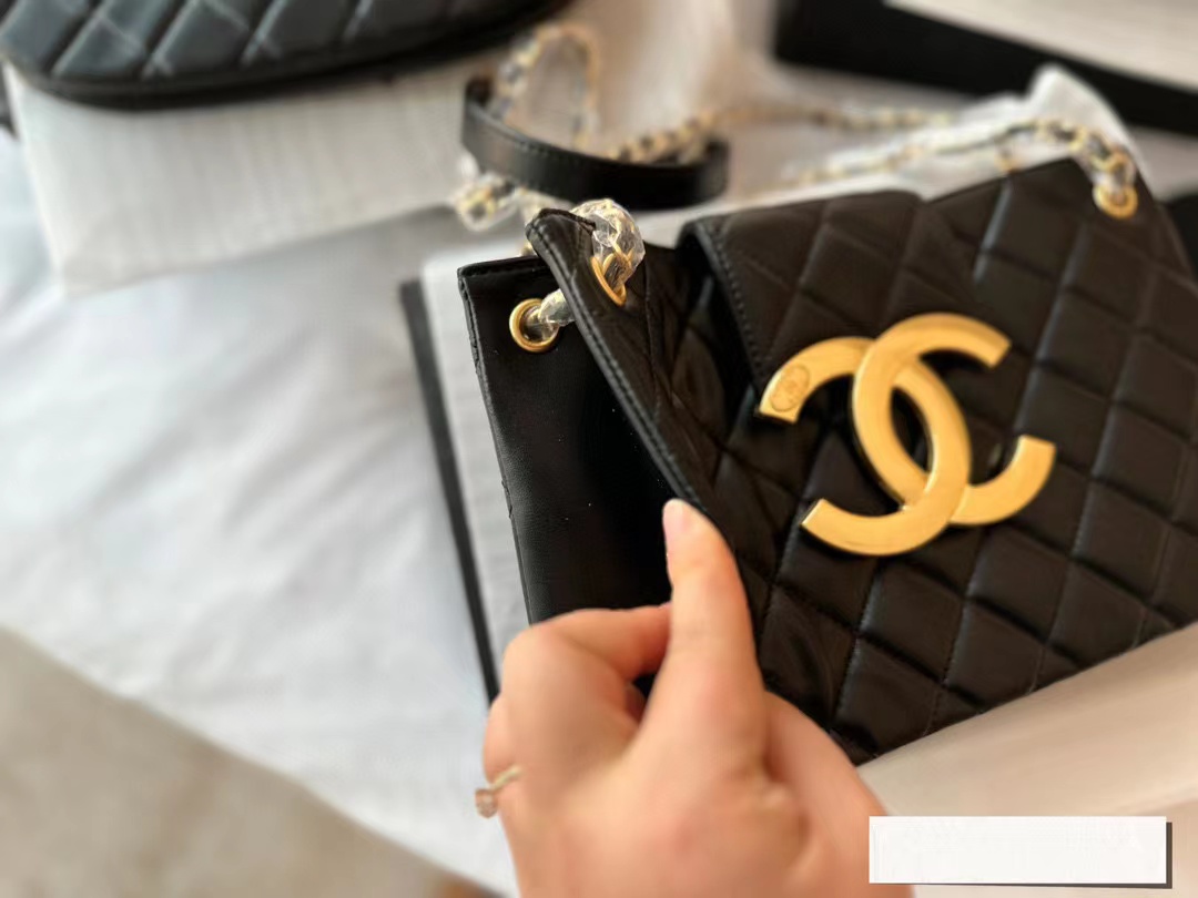 CHANE1 ラージロゴ チェーンショルダー クロスボディバッグ【50％割引+送料無料】