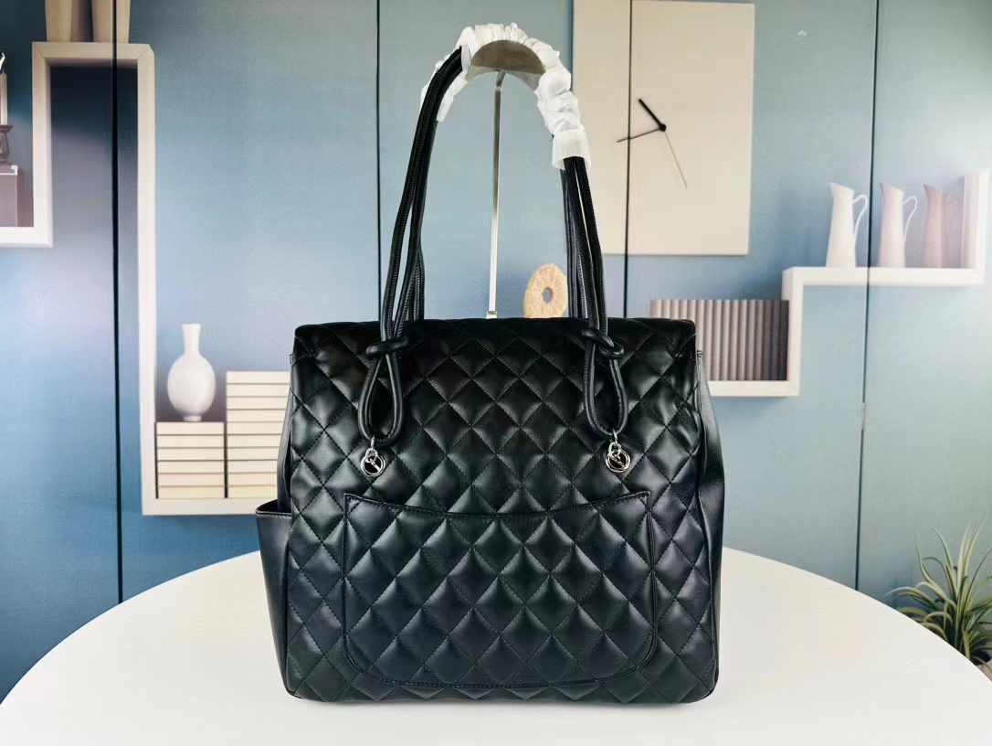 CHANE1 ラージロゴ ハンドバッグ【50％割引+送料無料】