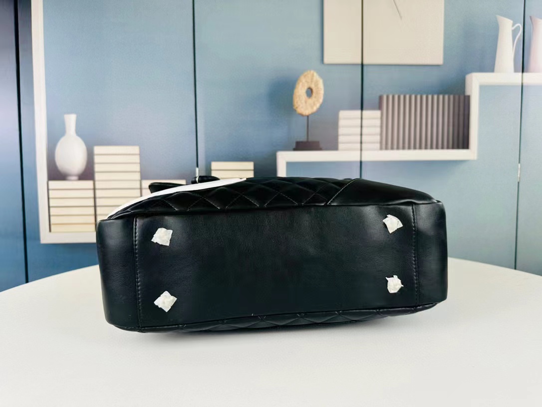 CHANE1 ラージロゴ ハンドバッグ【50％割引+送料無料】