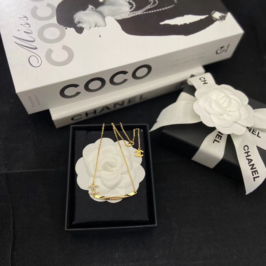 CHANE1 スマイル ダブル C ゴールド ネックレス【50％割引+送料無料】