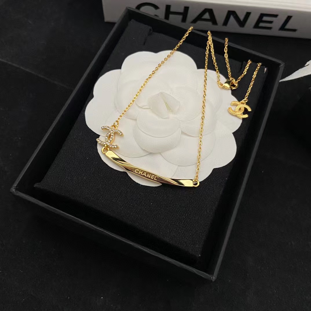 CHANE1 スマイル ダブル C ゴールド ネックレス【50％割引+送料無料】