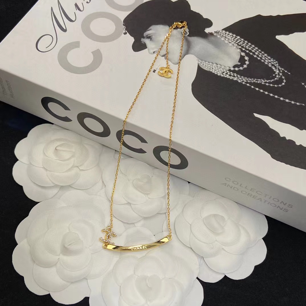 CHANE1 スマイル ダブル C ゴールド ネックレス【50％割引+送料無料】