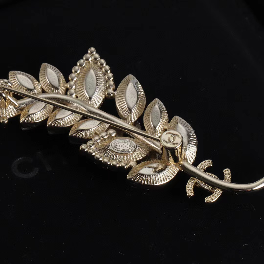 CHANE1 リーフ ダイヤモンド ブローチ【50％割引+送料無料】
