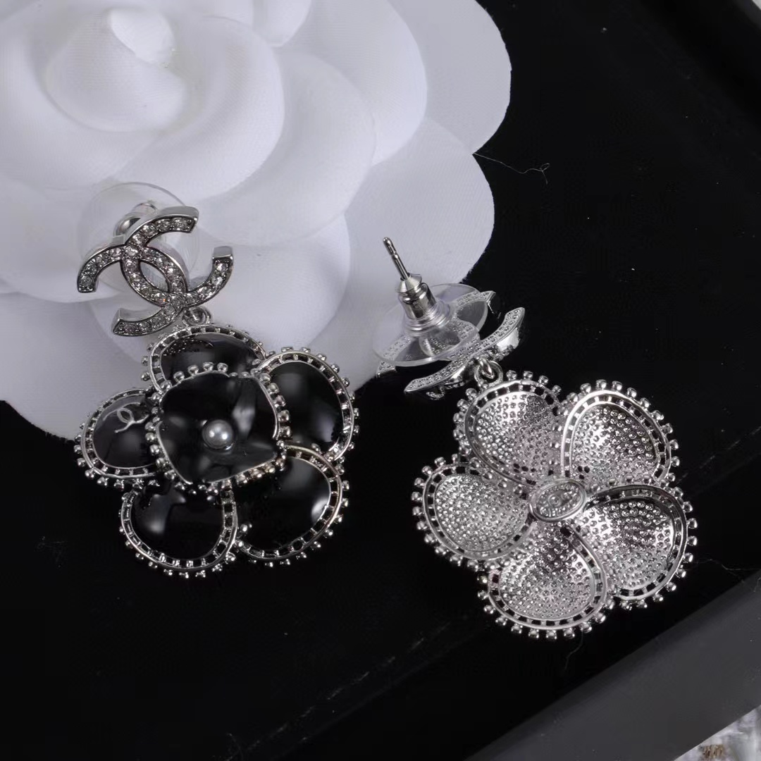 CHANE1 カメリア ダイヤモンド ダブルC ピアス【50％割引+送料無料】