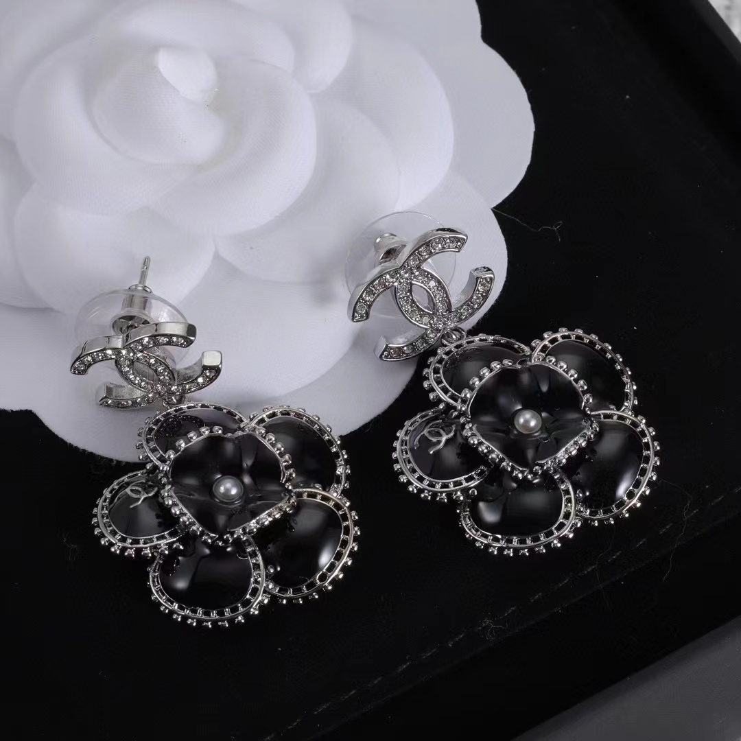 CHANE1 カメリア ダイヤモンド ダブルC ピアス【50％割引+送料無料】