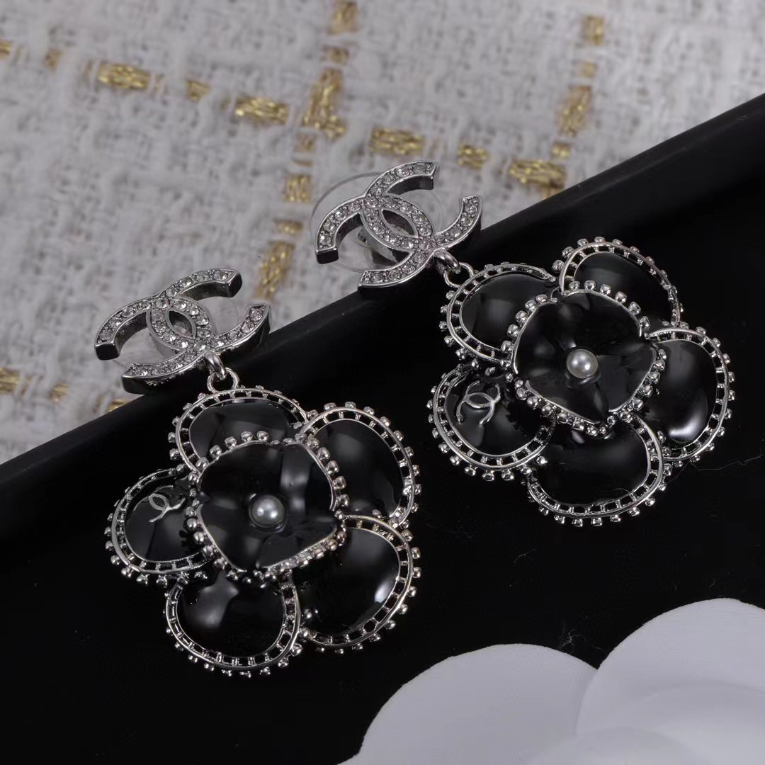 CHANE1 カメリア ダイヤモンド ダブルC ピアス【50％割引+送料無料】