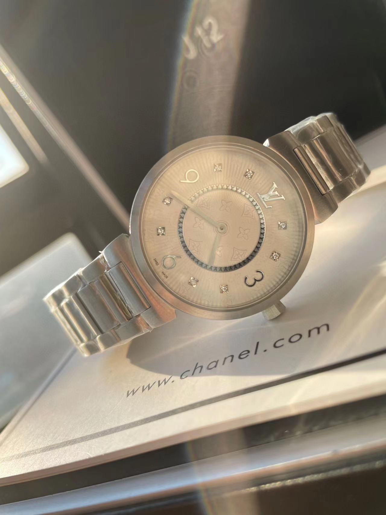 LV ラウンドスチールバンド レディースウォッチ【50％割引+送料無料】