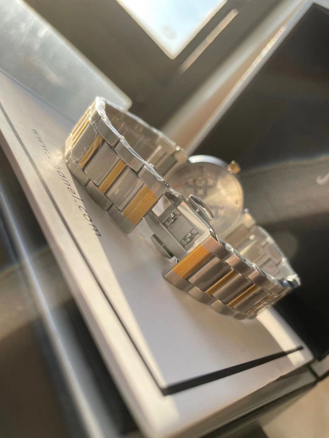 LV ラウンドスチールバンド レディースウォッチ【50％割引+送料無料】