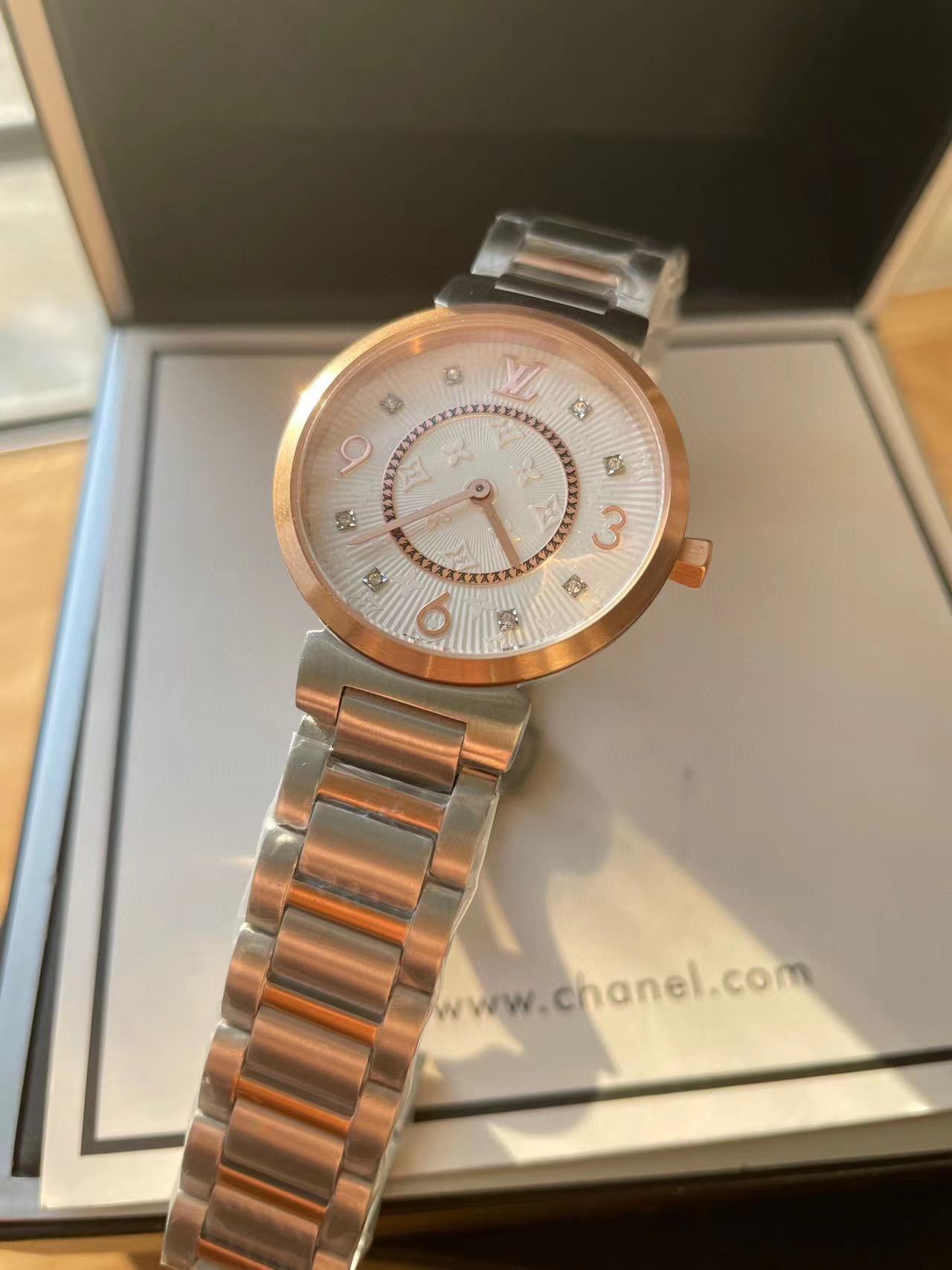 LV ラウンドスチールバンド レディースウォッチ【50％割引+送料無料】