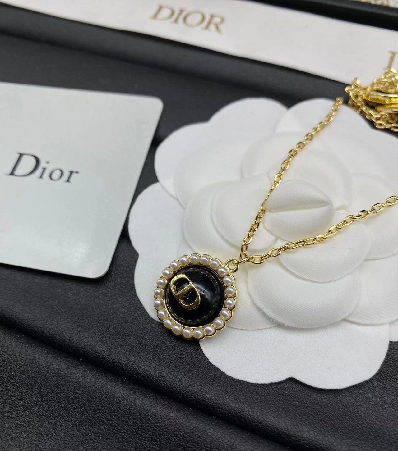 DI0R CD ラウンド パール ネックレス【50％割引+送料無料】