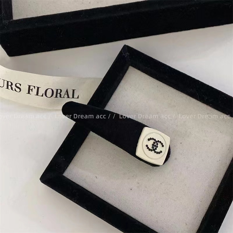 CHANE1 1 つ買うとヘアクリップが 1 つもらえる【50％割引+送料無料】