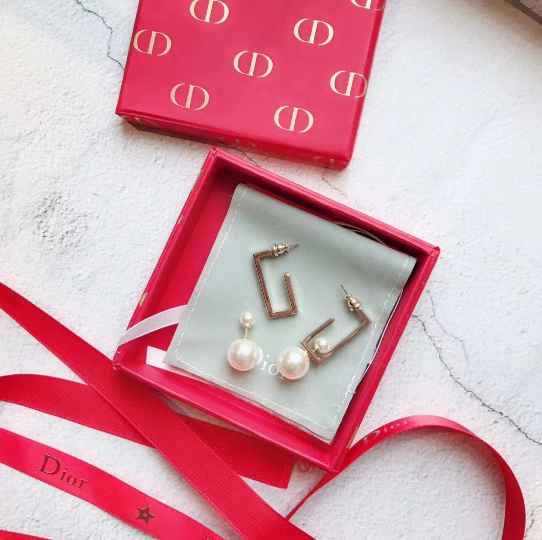 DI0R スクエア ダブルパール スタッドピアス【50％割引+送料無料】