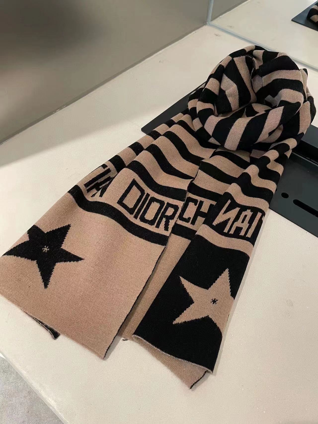 DI0R 五芒星ニットカシミヤスカーフ【50％割引+送料無料】