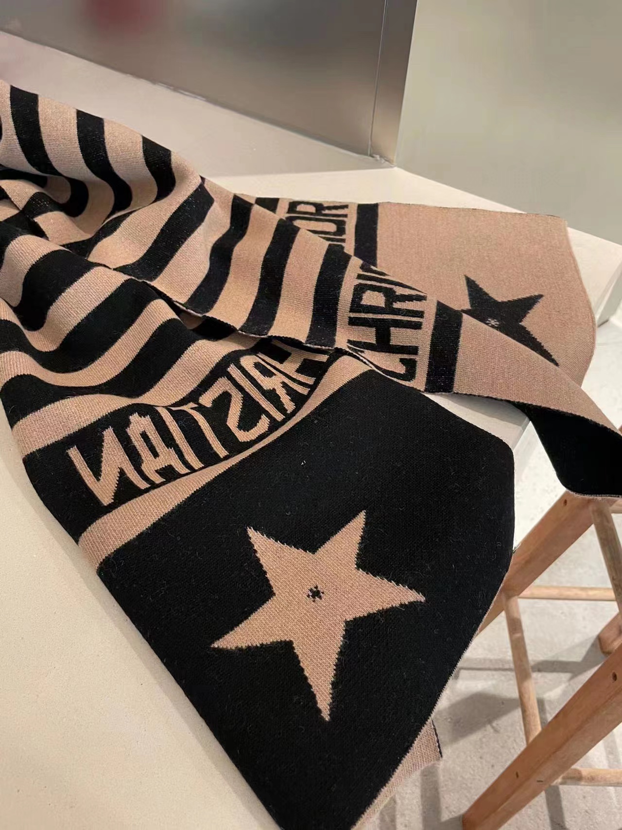 DI0R 五芒星ニットカシミヤスカーフ【50％割引+送料無料】