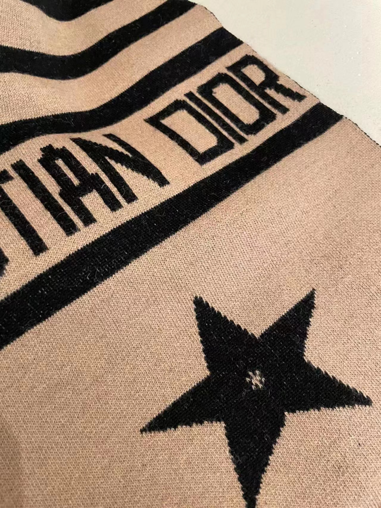 DI0R 五芒星ニットカシミヤスカーフ【50％割引+送料無料】