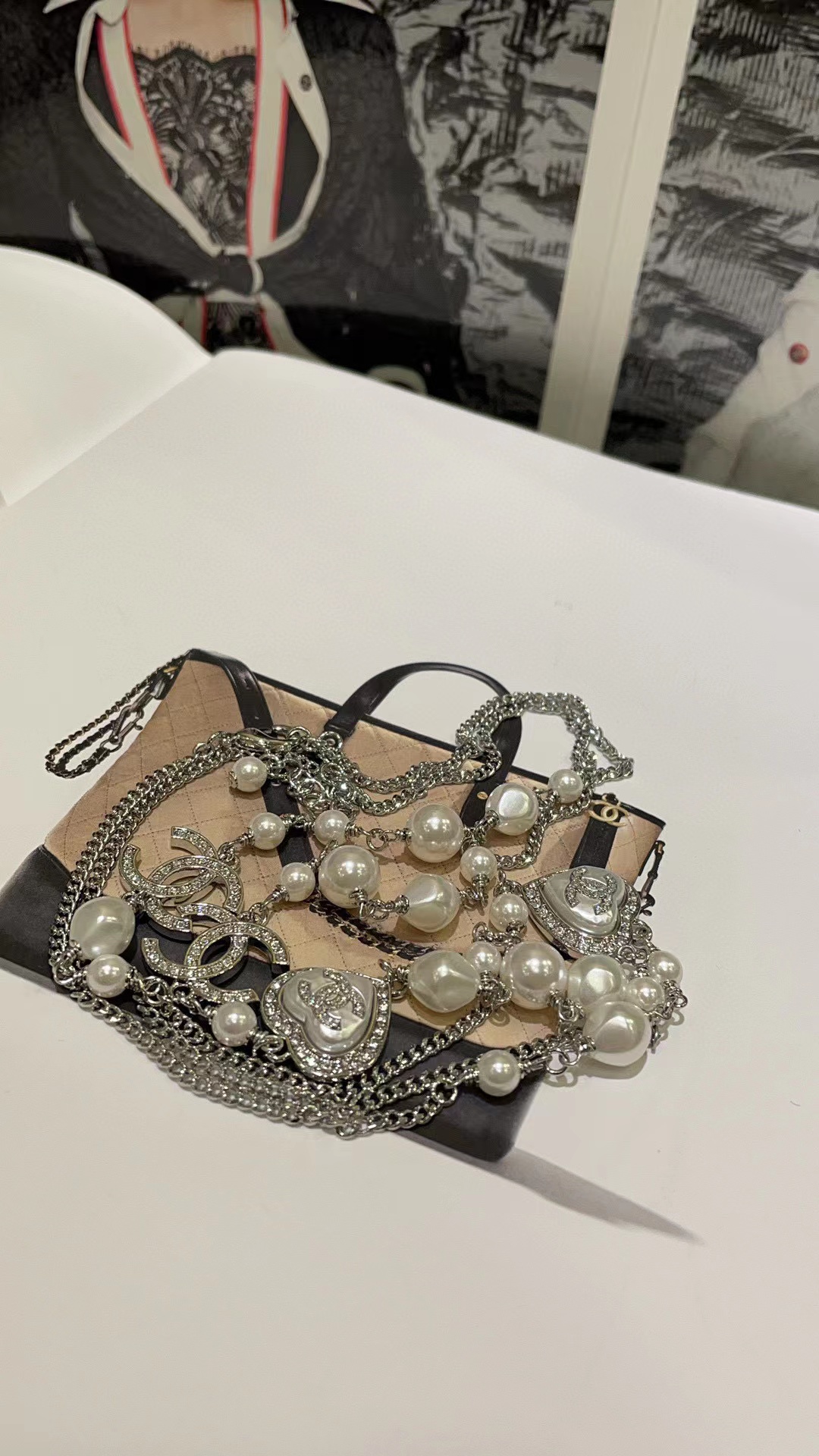 CHANE1 ホワイトピーチハートフルダイヤモンドダブルCセーターチェーン【50％割引+送料無料】