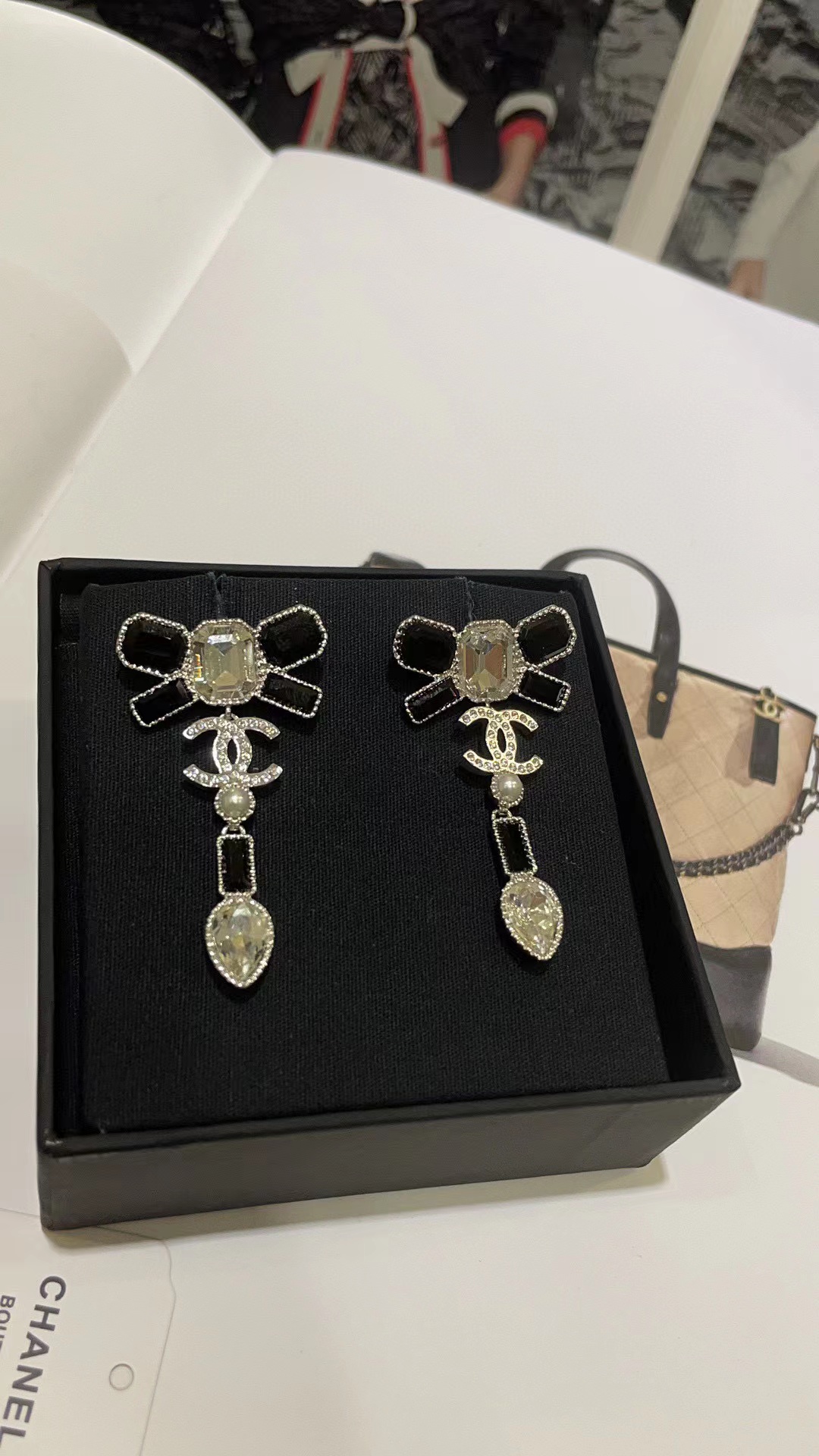 CHANE1 白黒ダブルCパールイヤリング【50％割引+送料無料】