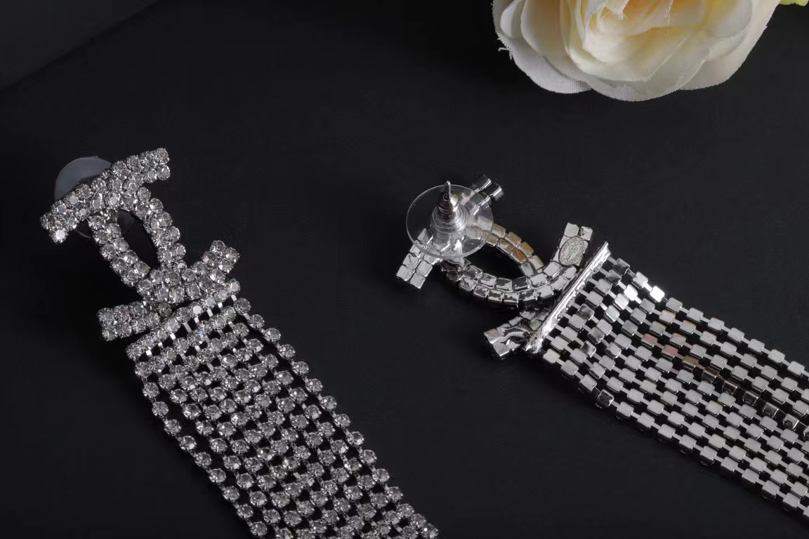 CHANE1 ダブルC ダイヤモンド タッセル イヤリング【50％割引+送料無料】