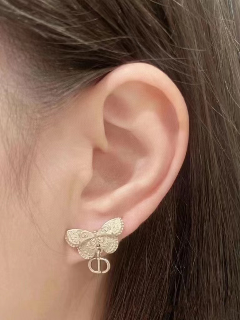 DI0R バタフライ CD ピアス【50％割引+送料無料】