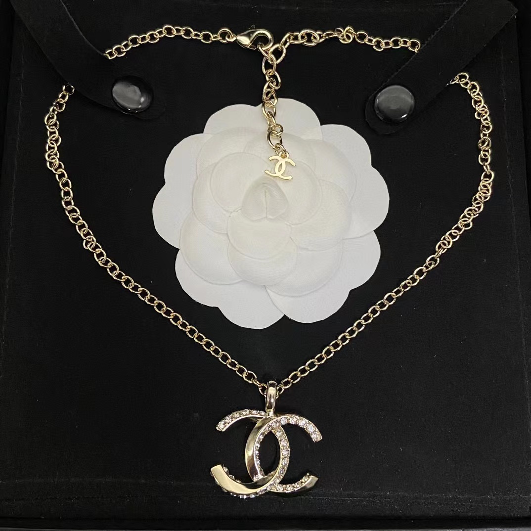 CHANE1 ダブルC ピアス/ブローチ/ネックレス【50％割引+送料無料】