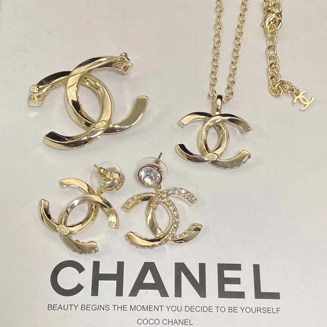 CHANE1 ダブルC ピアス/ブローチ/ネックレス【50％割引+送料無料】