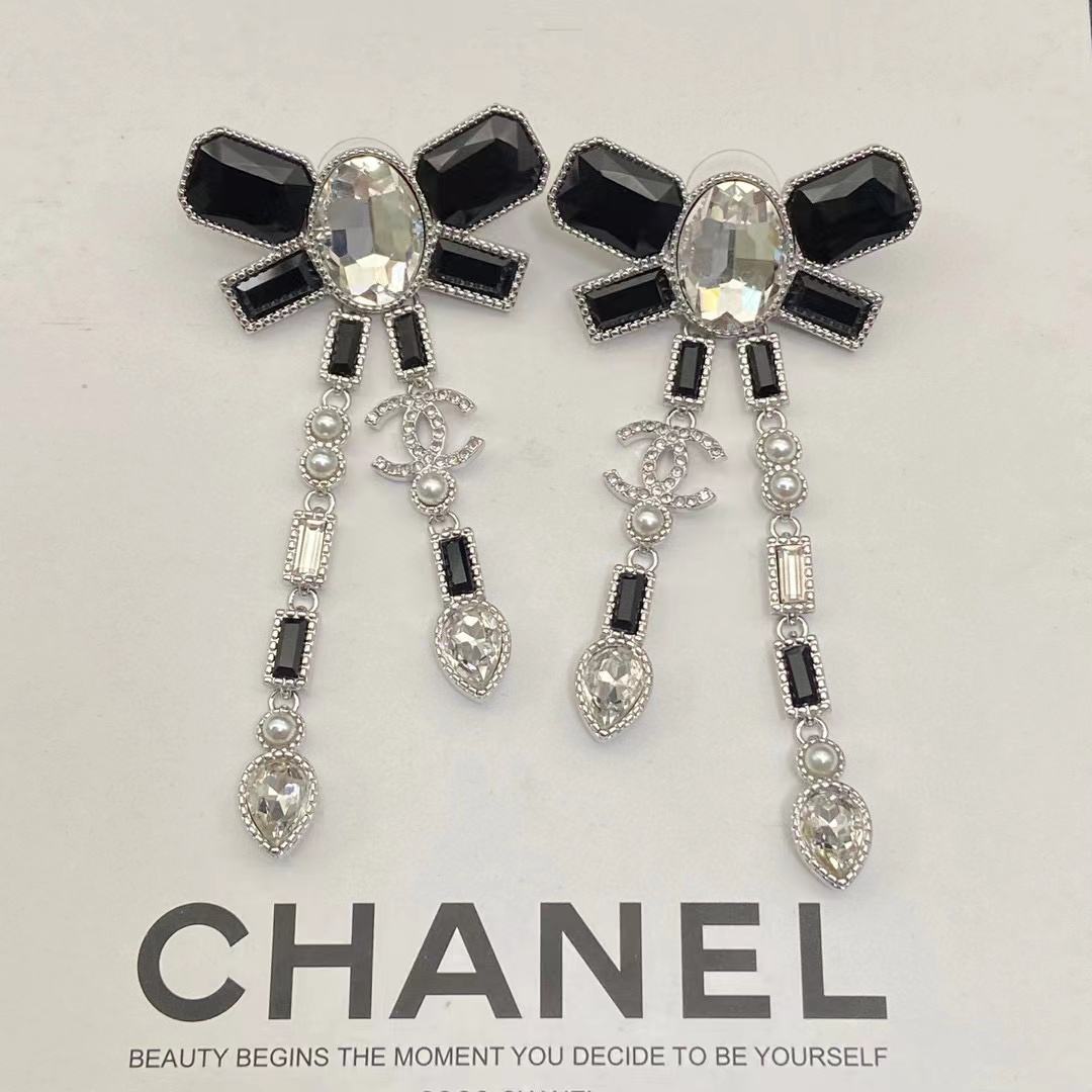 CHANE1 黒と白のダイヤモンド ボウ イヤリング【50％割引+送料無料】