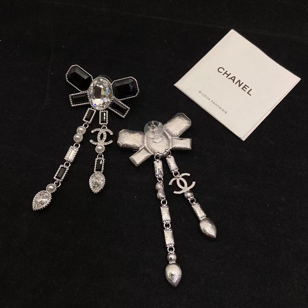 CHANE1 黒と白のダイヤモンド ボウ イヤリング【50％割引+送料無料】