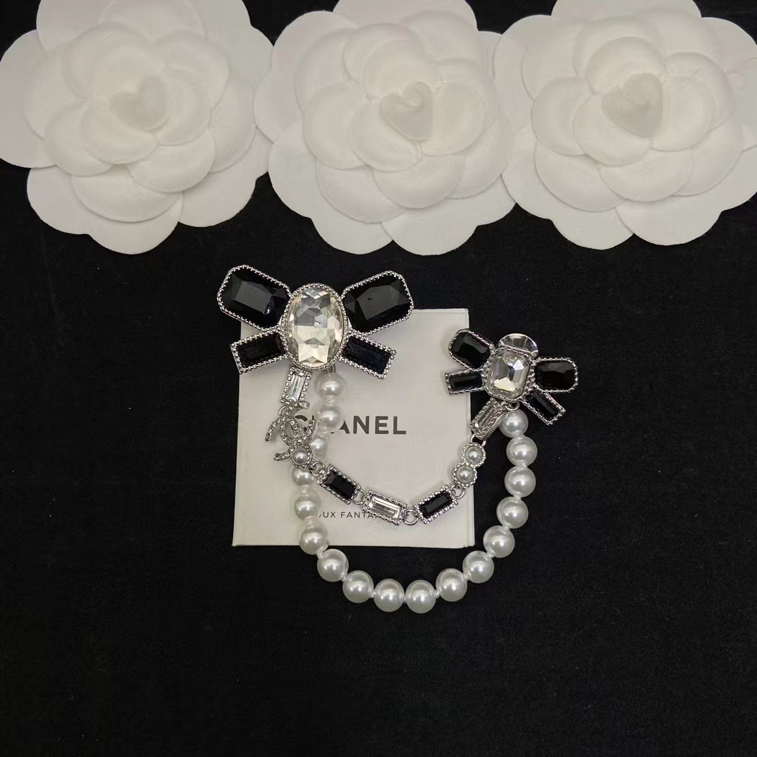 CHANE1 白黒ダイヤモンドブローチ【50％割引+送料無料】