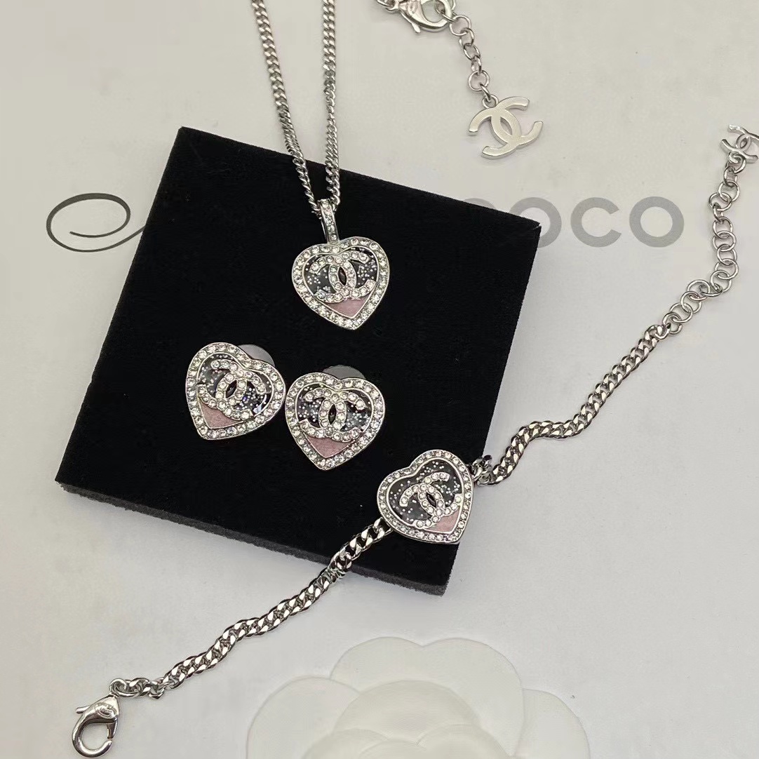 CHANE1 ピンクとブラックのカラー ダイヤモンド ハート スタッド ピアス/ブレスレット/ネックレス【50％割引+送料無料】