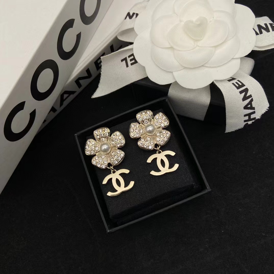 CHANE1 ファイブフラワー ダブルC パール スタッド ピアス【50％割引+送料無料】