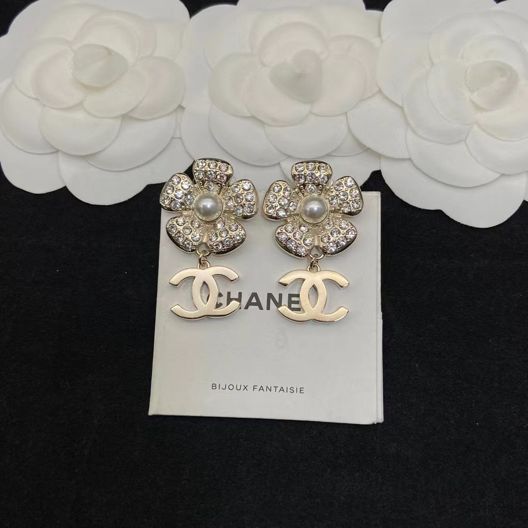 CHANE1 ファイブフラワー ダブルC パール スタッド ピアス【50％割引+送料無料】