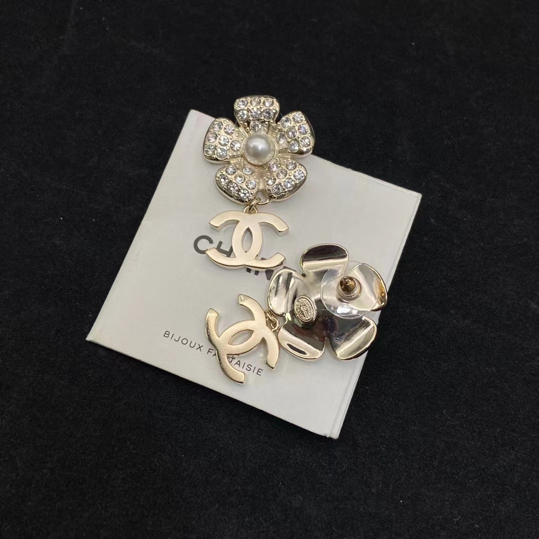 CHANE1 ファイブフラワー ダブルC パール スタッド ピアス【50％割引+送料無料】