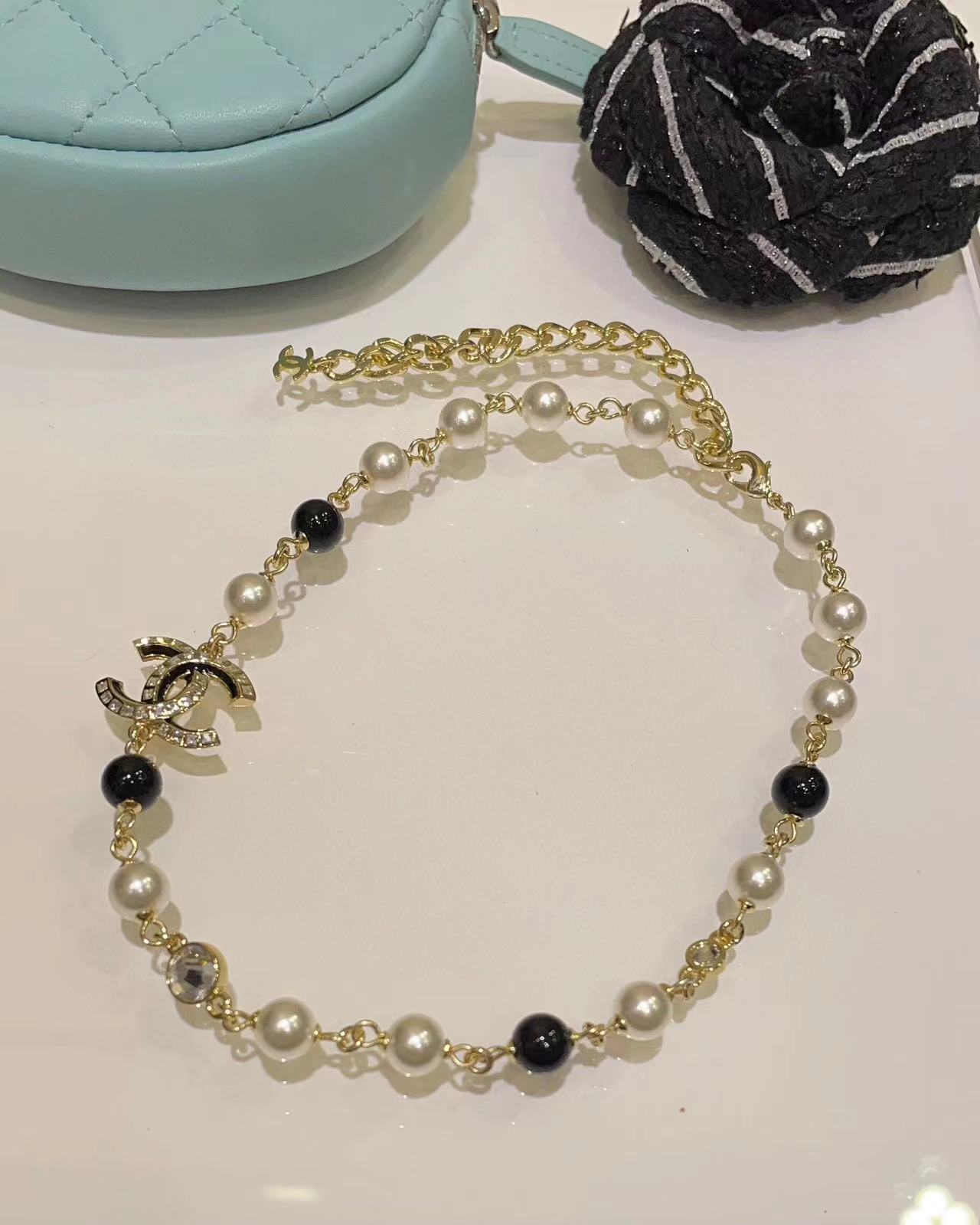 CHANE1 エナメル ダブルC ラインストーン パール イヤリング+ネックレス 2点セット【50％割引+送料無料】