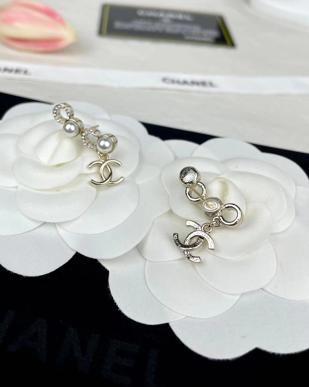 CHANE1 COCO パール＆ラインストーンペンダントピアス【50％割引+送料無料】