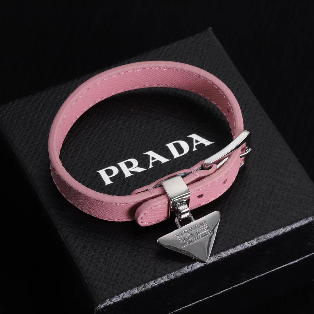 PR4DA トライアングルロゴ リストバンド【50％割引+送料無料】