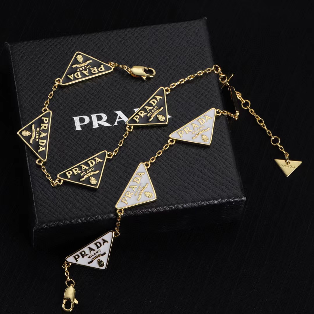 PR4DA トライアングルロゴ ブレスレット【50％割引+送料無料】
