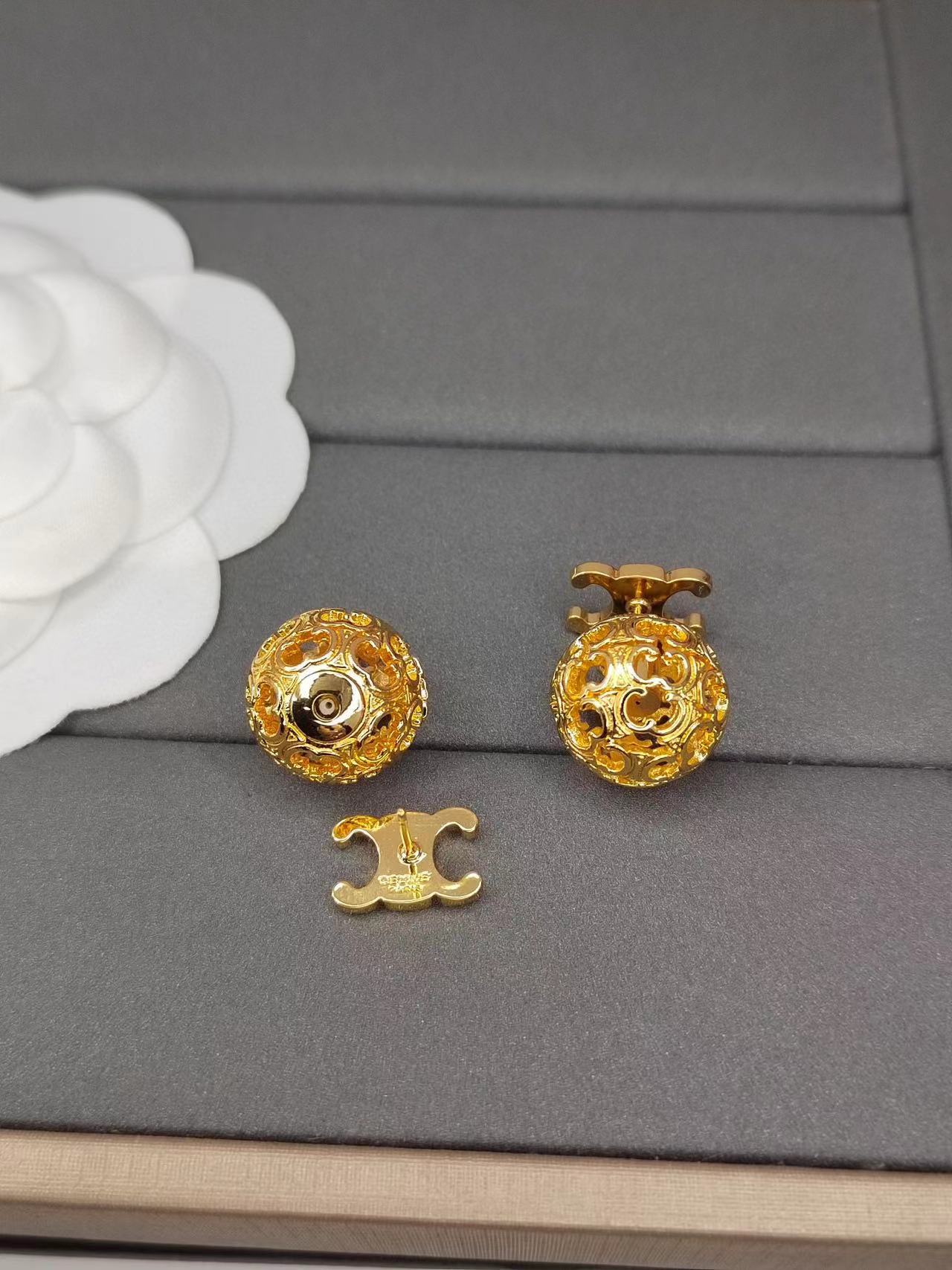 CEL1NE 凱旋門 ダイヤモンド スタッド ピアス【50％割引+送料無料】