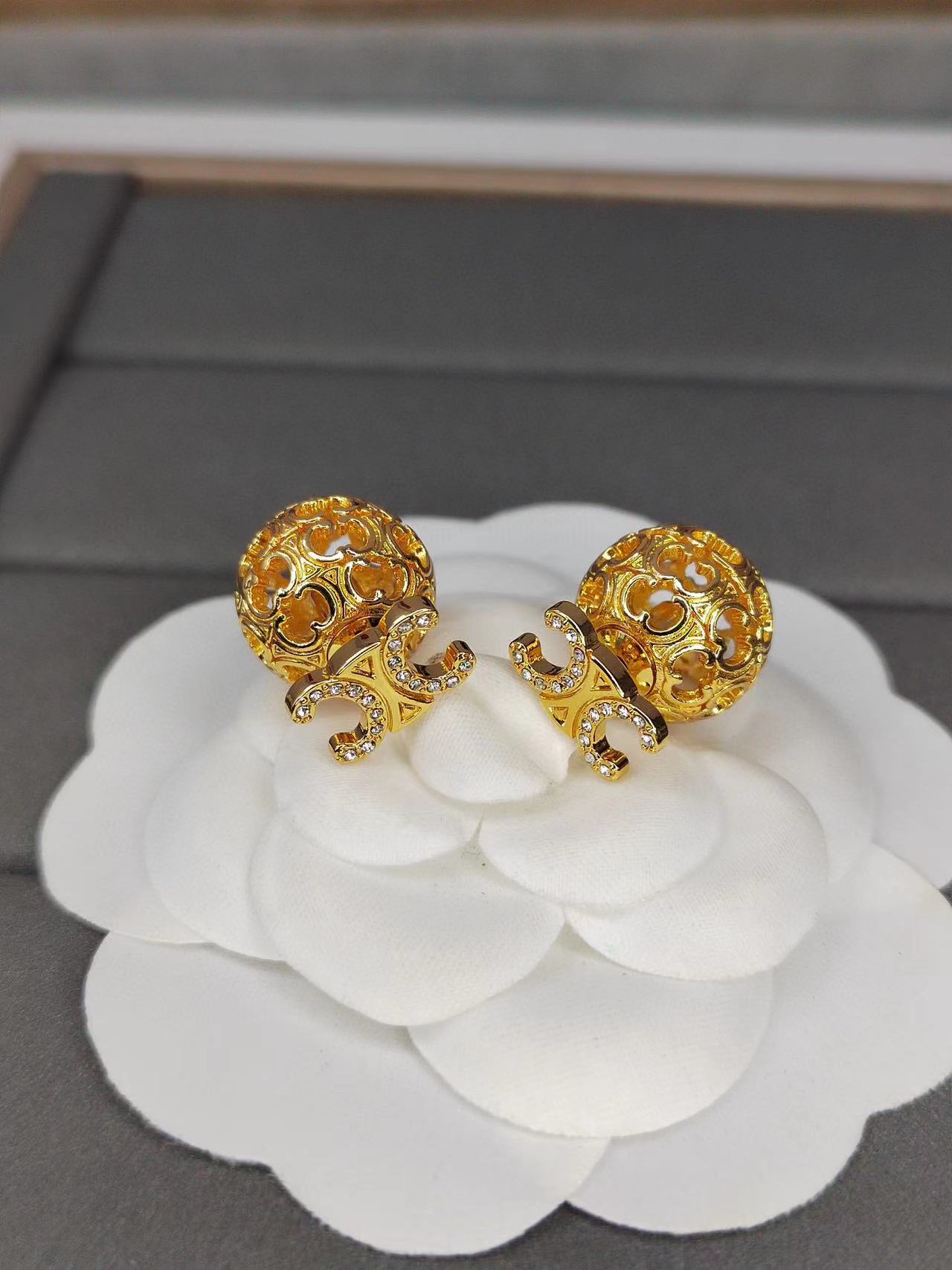 CEL1NE 凱旋門 ダイヤモンド スタッド ピアス【50％割引+送料無料】